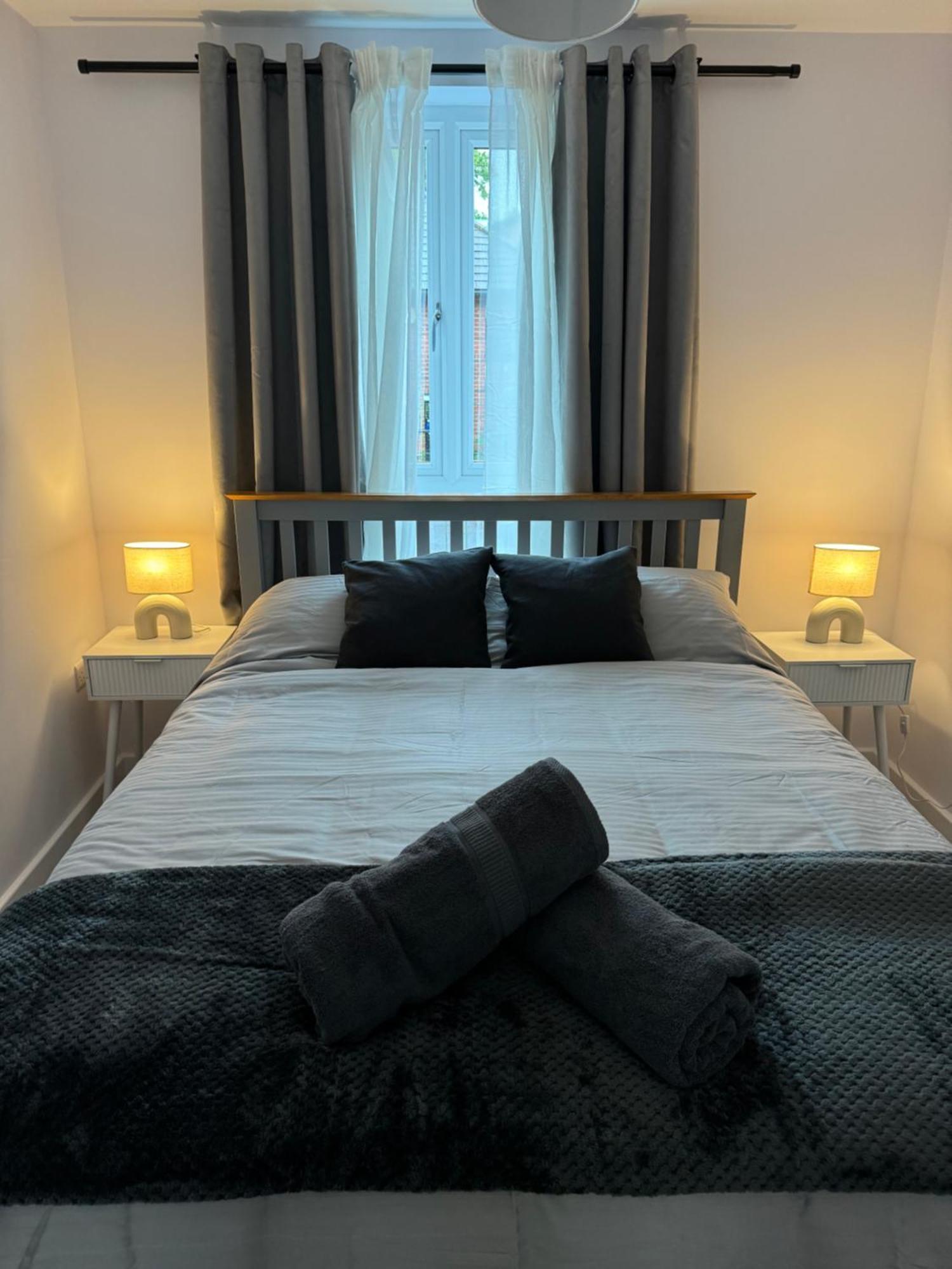 Brand New Flat 5 With Free Parking And Fast Wifi Apartamento York Exterior foto