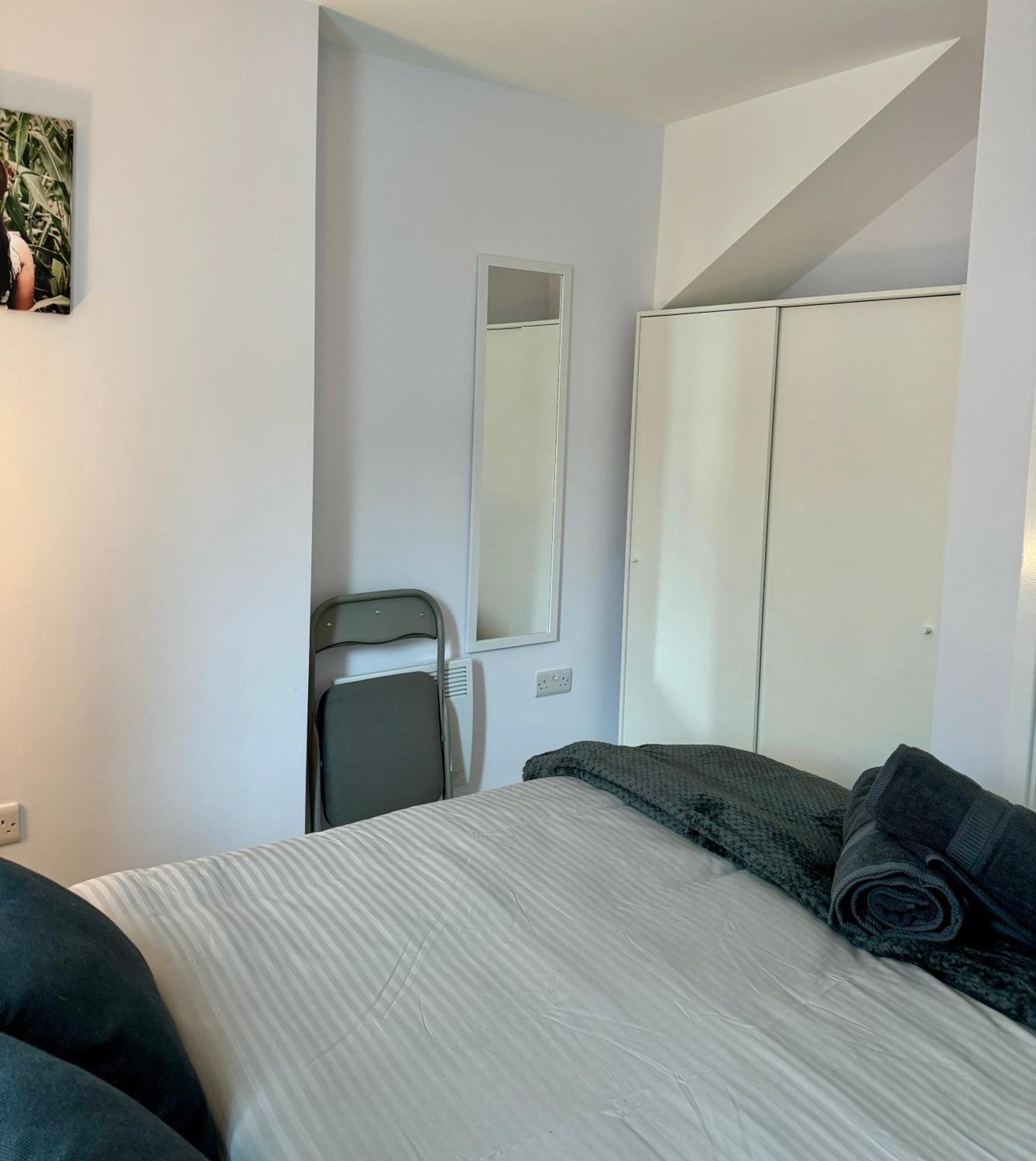 Brand New Flat 5 With Free Parking And Fast Wifi Apartamento York Exterior foto