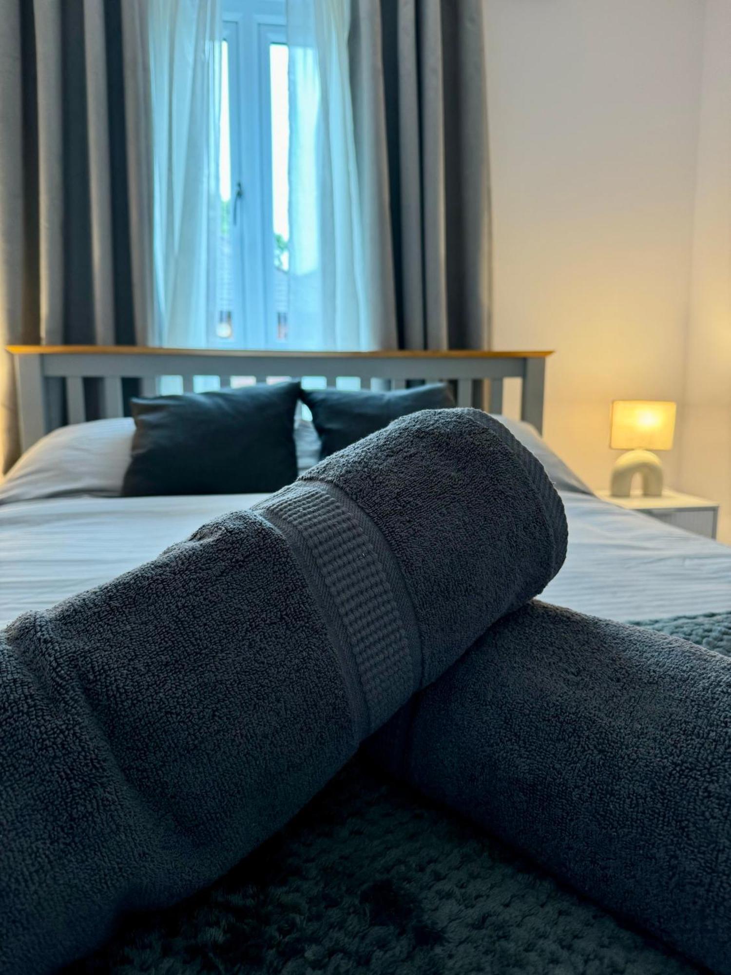 Brand New Flat 5 With Free Parking And Fast Wifi Apartamento York Exterior foto