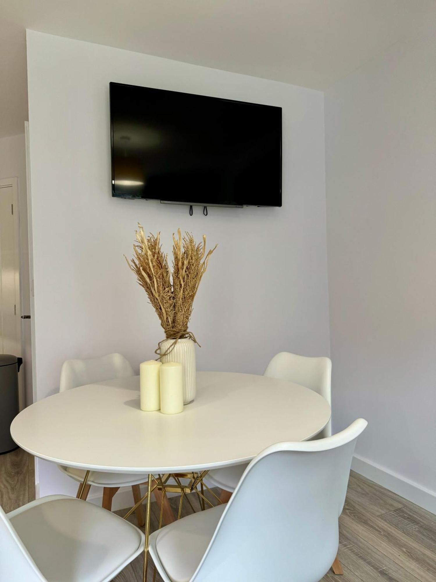 Brand New Flat 5 With Free Parking And Fast Wifi Apartamento York Exterior foto