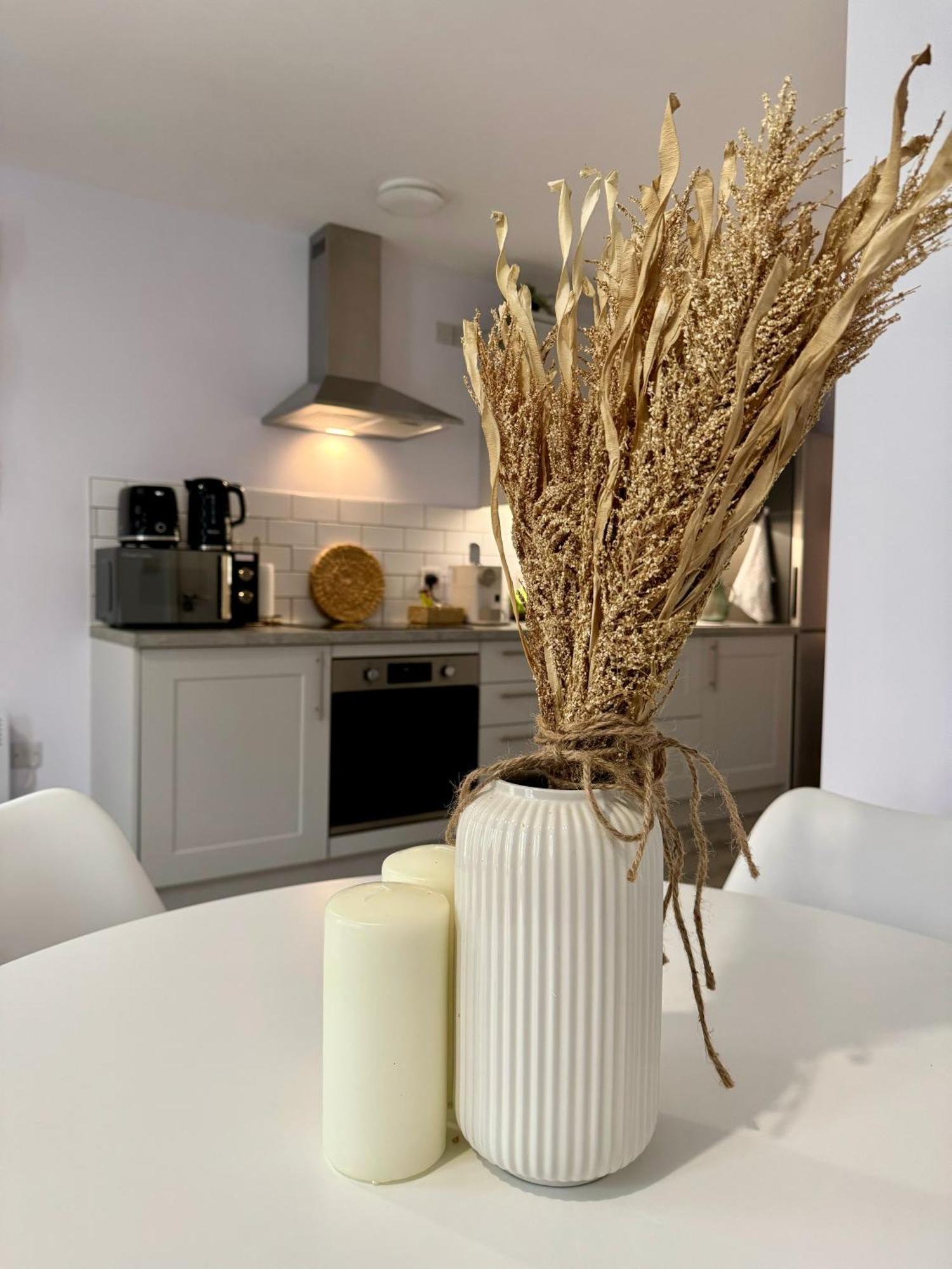 Brand New Flat 5 With Free Parking And Fast Wifi Apartamento York Exterior foto