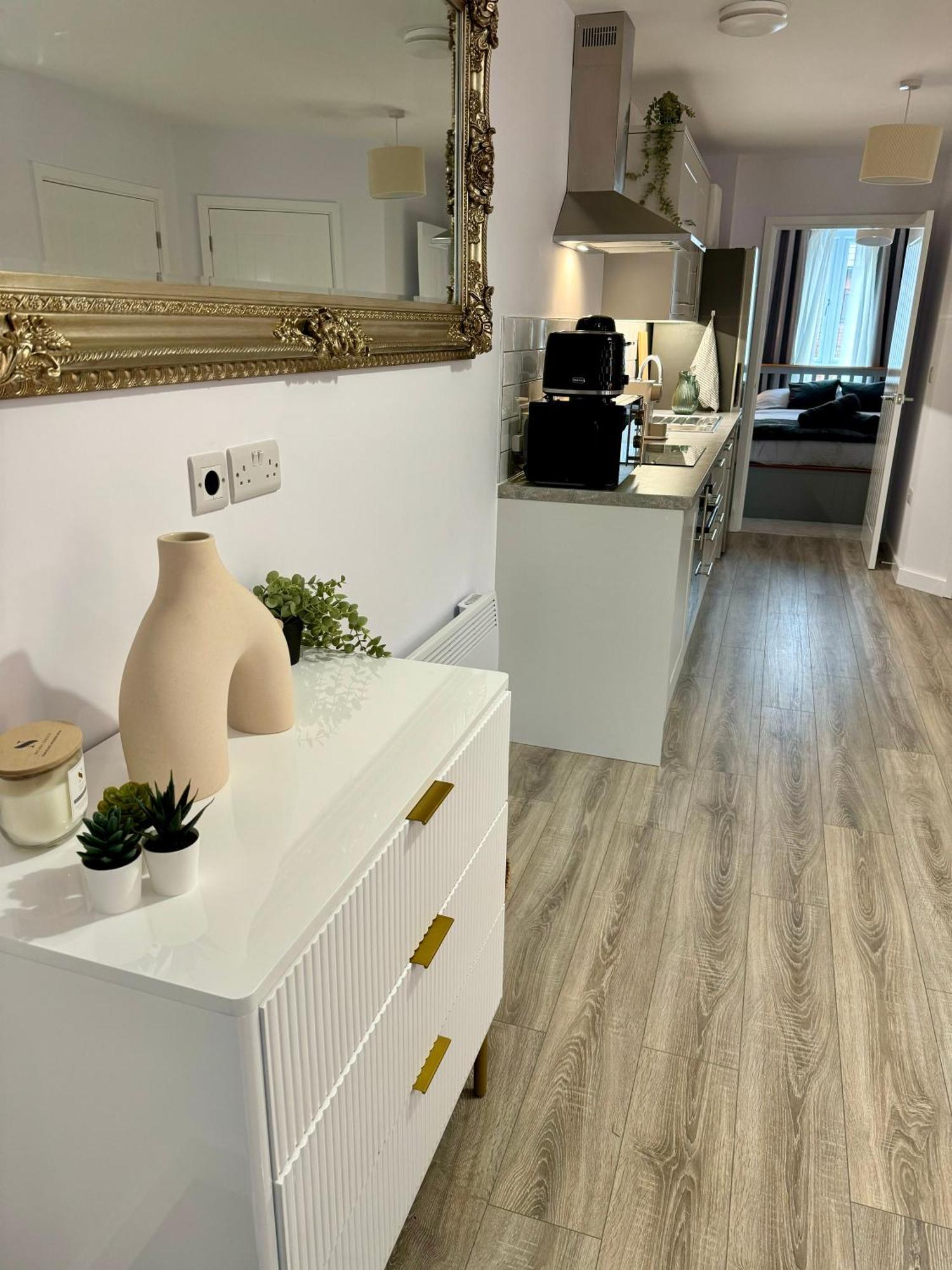 Brand New Flat 5 With Free Parking And Fast Wifi Apartamento York Exterior foto